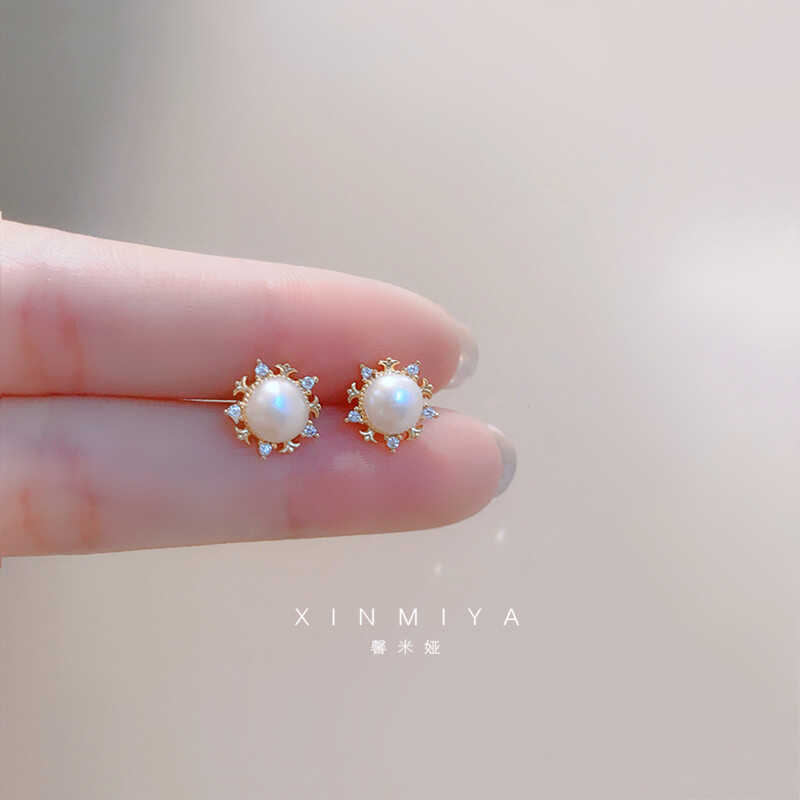 Natural freshwater pearl sunflower stud earrings for women, 925 sterling silver needle, exquisite and elegant high-end earrings, 2024 new style details Picture