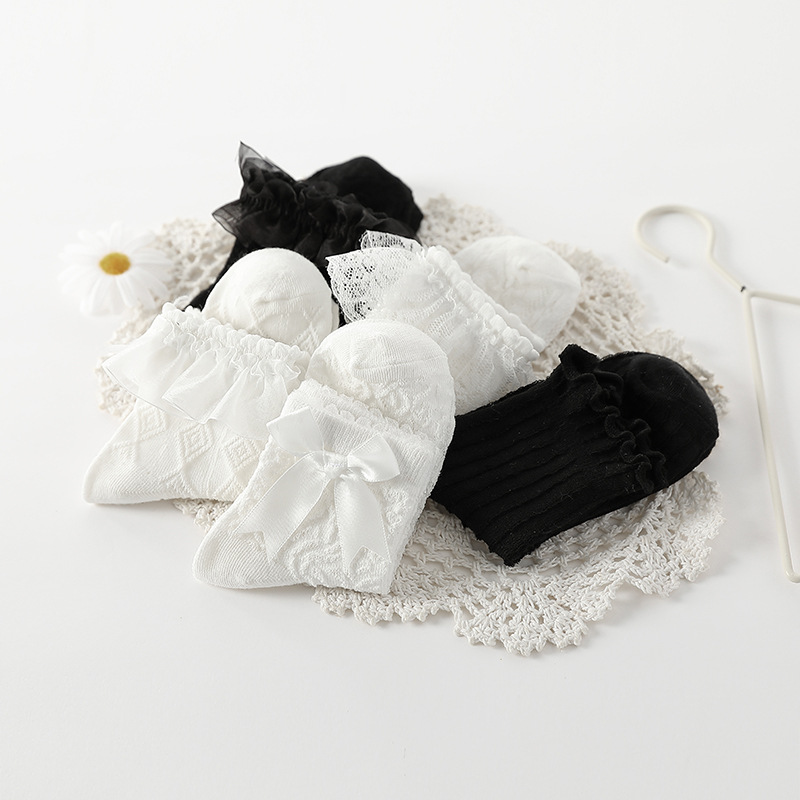 Spring and summer thin girls' socks, cotton socks, breathable mesh short socks, middle and large children's students, princess lace children's mid-calf socks Application Scenario