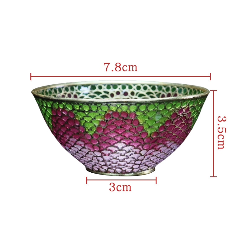 A traditional Chinese cultural craft gift, a 3-inch round bowl in transparent blue with cloisonne enamel Application Scenario