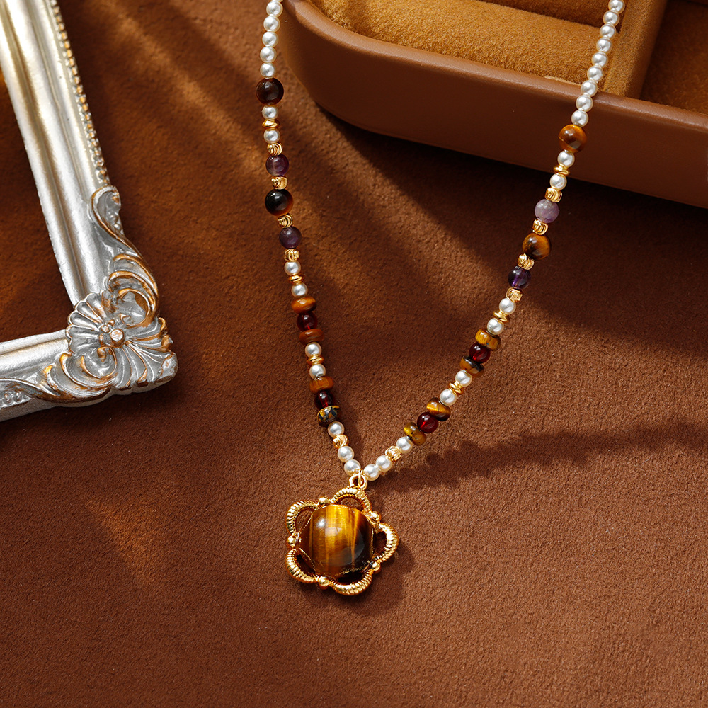 Hyacinth Maillard style tiger's eye pendant necklace for women, fashionable, light luxury and niche design sense collarbone chain, neck chain and sweater chain Specification image