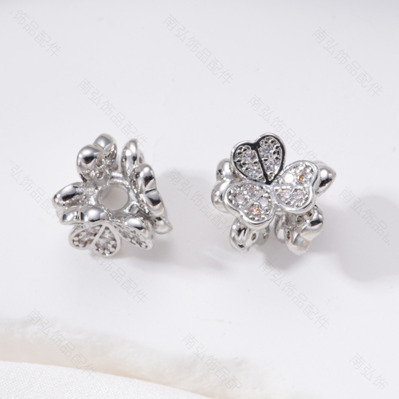 18k zircon beads, double-petal flower holders, DIY jewelry accessories, bracelets, sweater chains, copper accessories wholesale, tulips Application Scenario