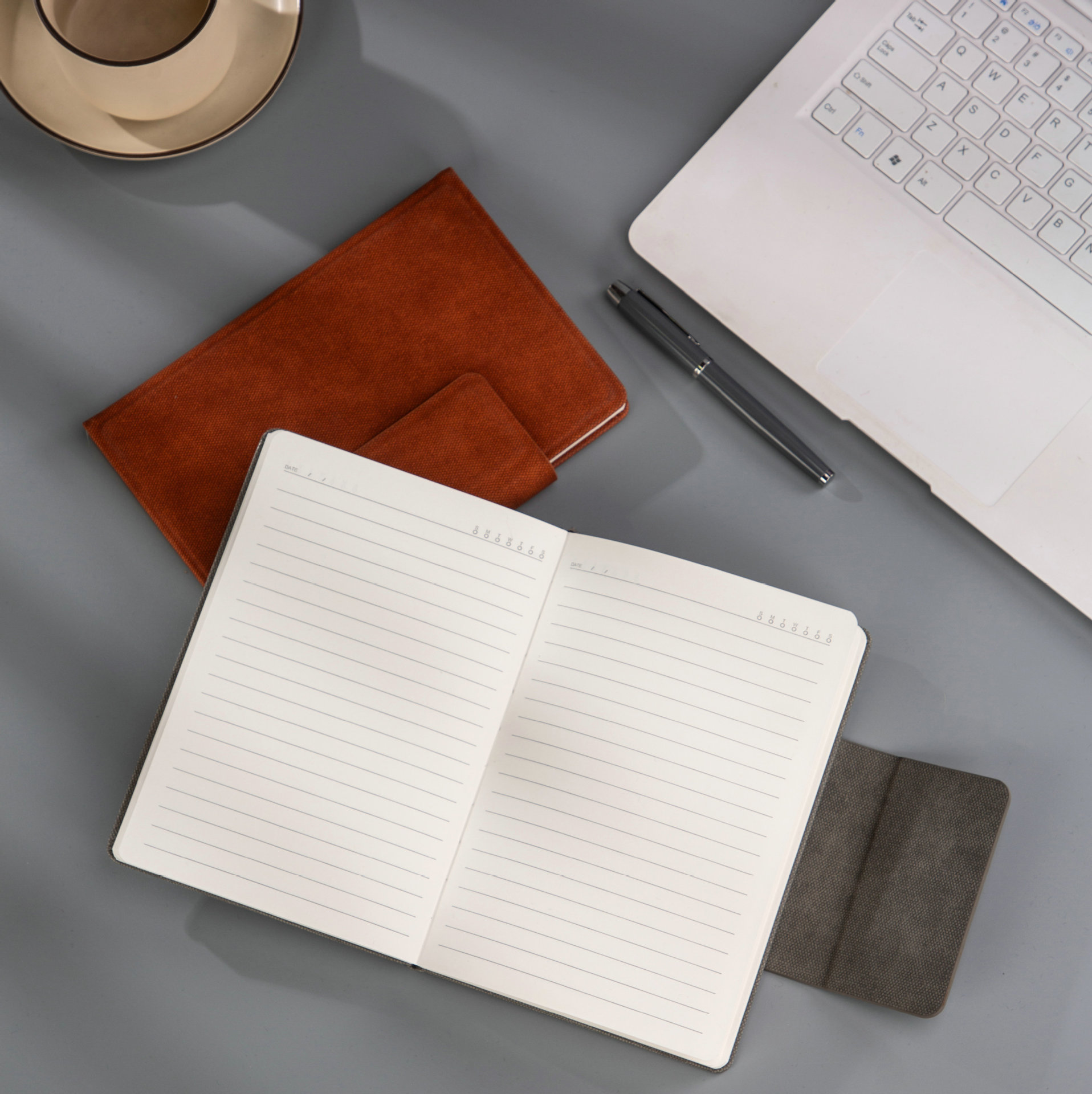 Magnetic clasp notebook a5 color business office notepad, student class record book, logo printable notebook Application Scenario