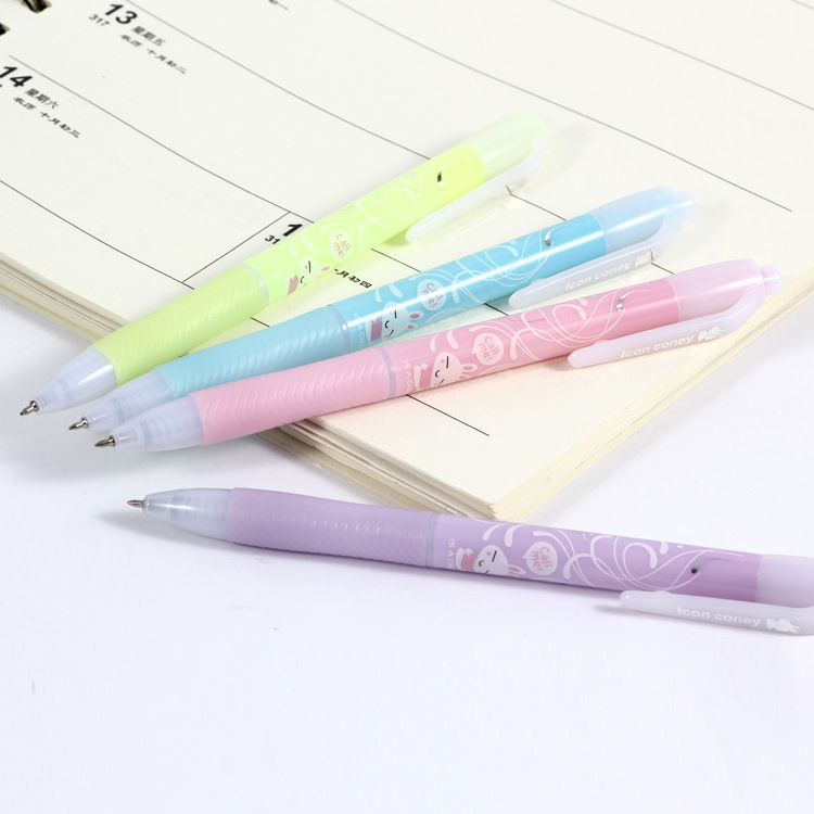 Gold-embossed heat transfer ballpoint pen, student cartoon 0.5MM ballpoint pen, 5676 plastic ballpoint pen wholesale Specification image