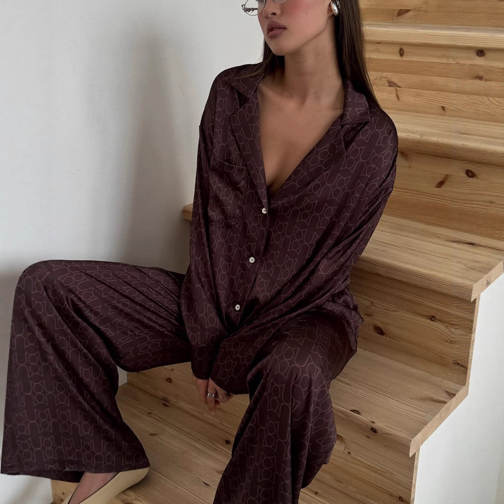 Brown satin comfortable and skin-friendly printed long-sleeved and long pants pajama set 2025 European and American autumn new home wear for women details Picture