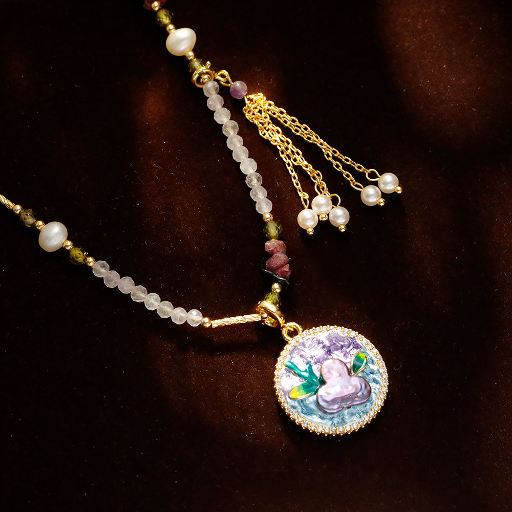 Hyacinth oil painting style necklace, Baroque natural pearl crystal collarbone chain, new Chinese ancient style, elegant and high-end sweater chain Application Scenario