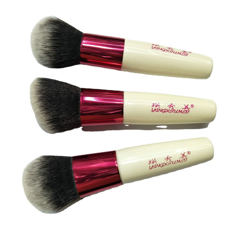 3-piece brush in stock wholesale, loose powder brush, rouge brush, high-gloss brush, makeup set brush, portable makeup brush manufacturer Application Scenario