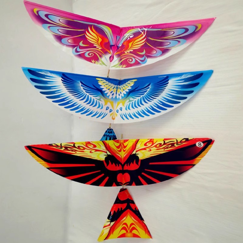 Children's outdoor rubber band, Lu Ban Bird, airplane flapping wing assembly, flying, spinning, hand-tossed simulation bird toy Application Scenario