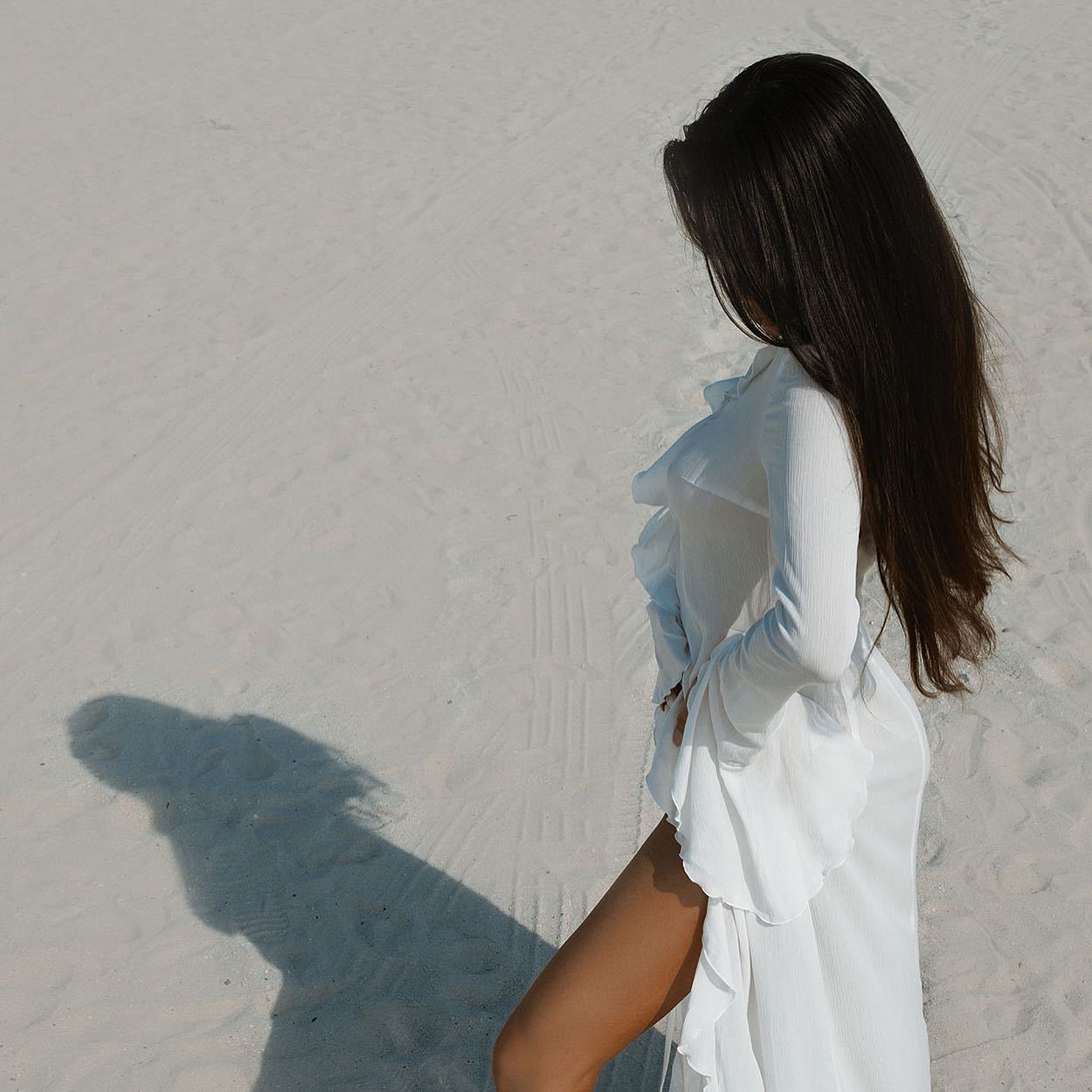 Amazon European and American vacation beach long-sleeved lace cardigan, beach dress, bikini, sun protection smock and skirt wholesale Specification drawing
