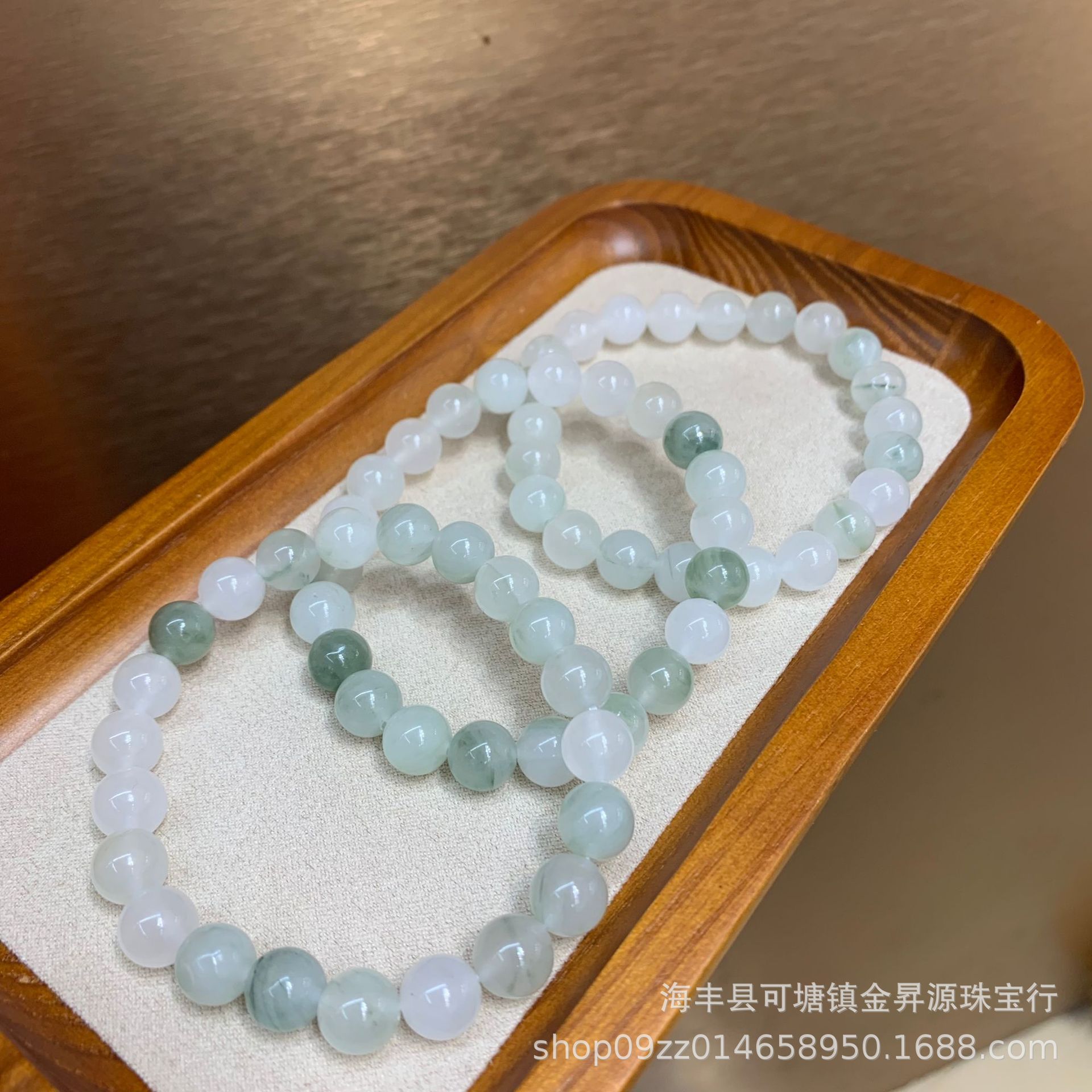 天然玉石天山翠手链单圈女手串金丝玉工厂批发直播福利简约轻奢款细节图