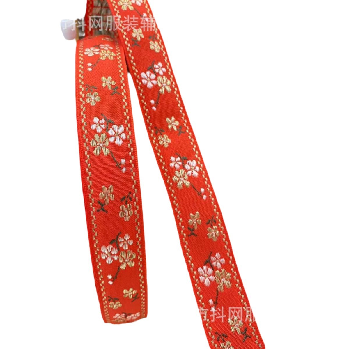 2.3-3.2cm大红新年喜庆提花刺绣织带民族风新中式婚服辅料批发白底实物图