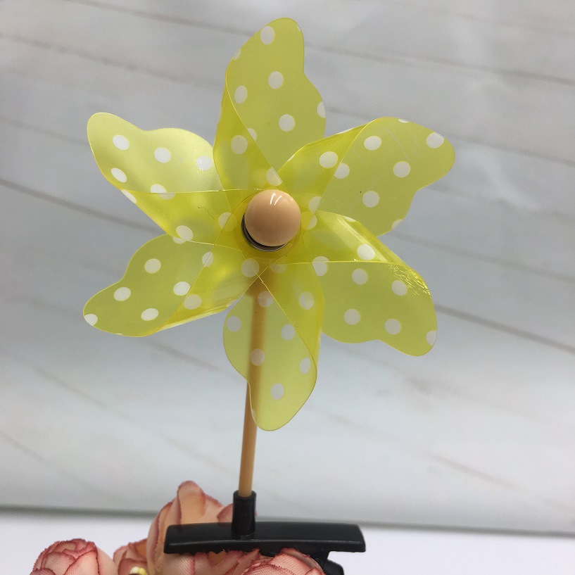 Cute windmill hair clips, small fans, children's toys, windmills, cute gadgets, small windmill accessories, hair clips wholesale Application Scenario