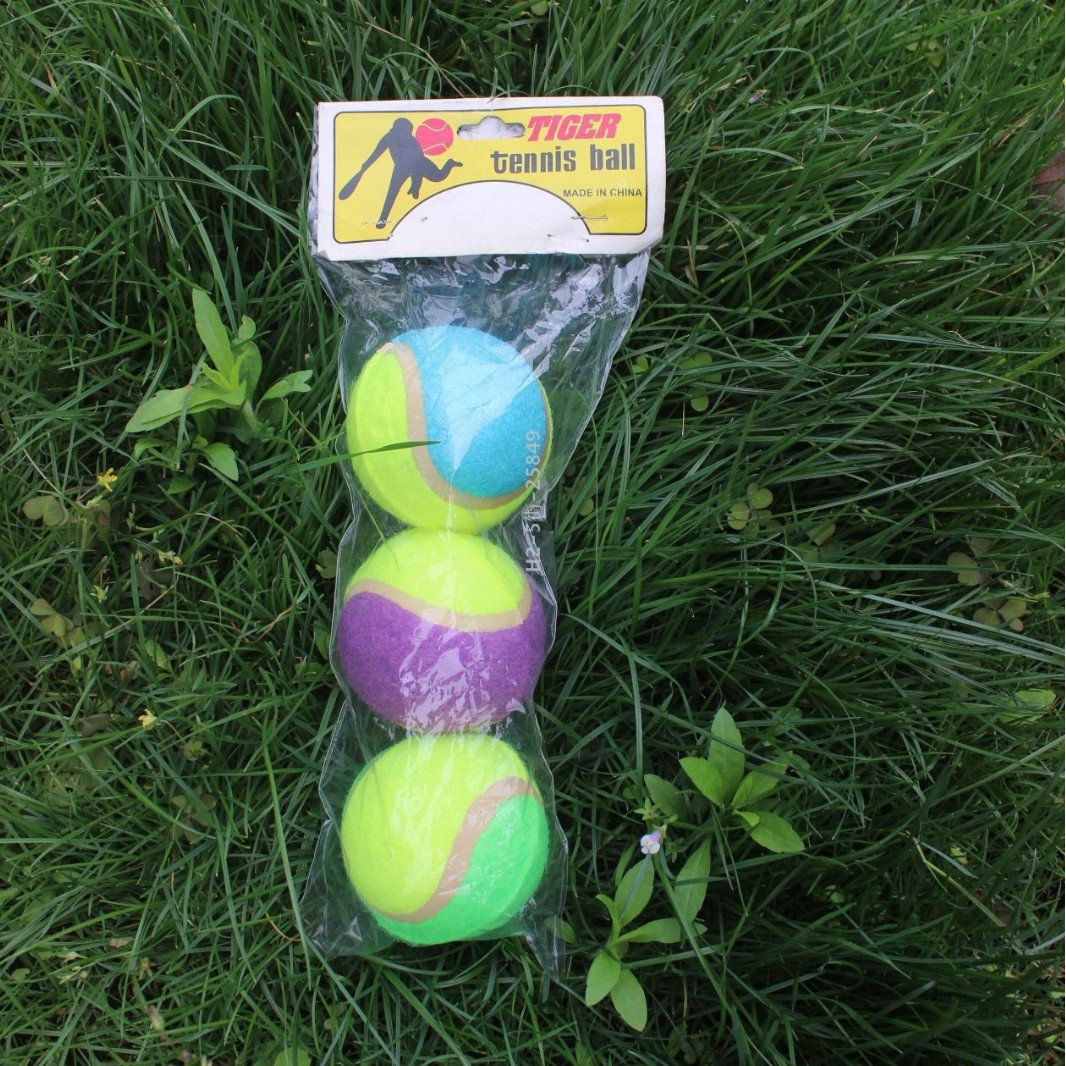 Factory direct sales of C-level pet tennis balls wholesale. Wear-resistant rubber for dogs to chew, catch and throw. Quick delivery