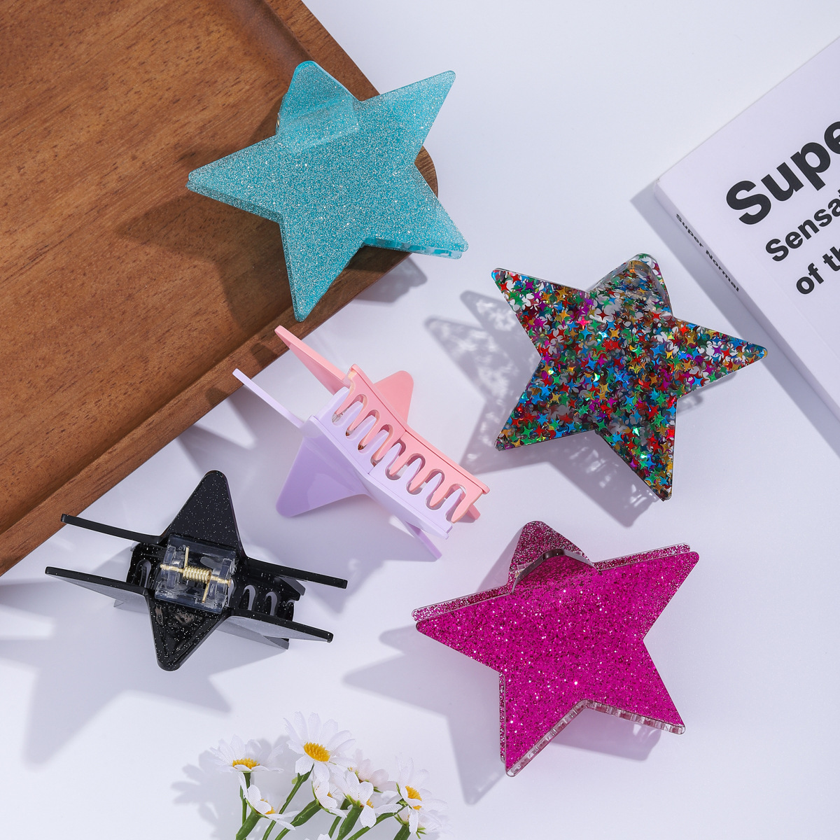 Fashionable and individual star hair grabber, hot girl sweet cool style grabber, large back head updo hair shark clip, versatile wholesale Application Scenario