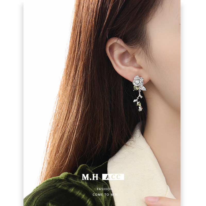 925 Silver Needle Green Leaf Rose Earrings with a Light luxury and high-end Feel for Autumn and Winter 2024 New Style, heart-shaped Zircon earrings details Picture