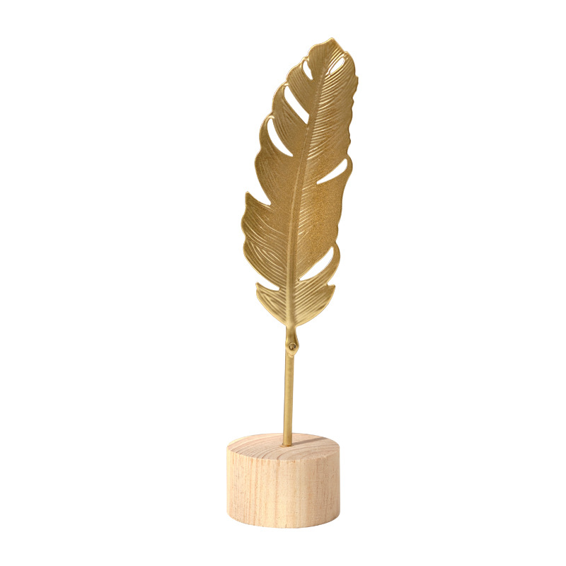 Nordic-style light luxury metal handicrafts, creative home furnishings, living room entrance wine cabinet decorations, ironwork ginkgo leaf ornaments Item Picture
