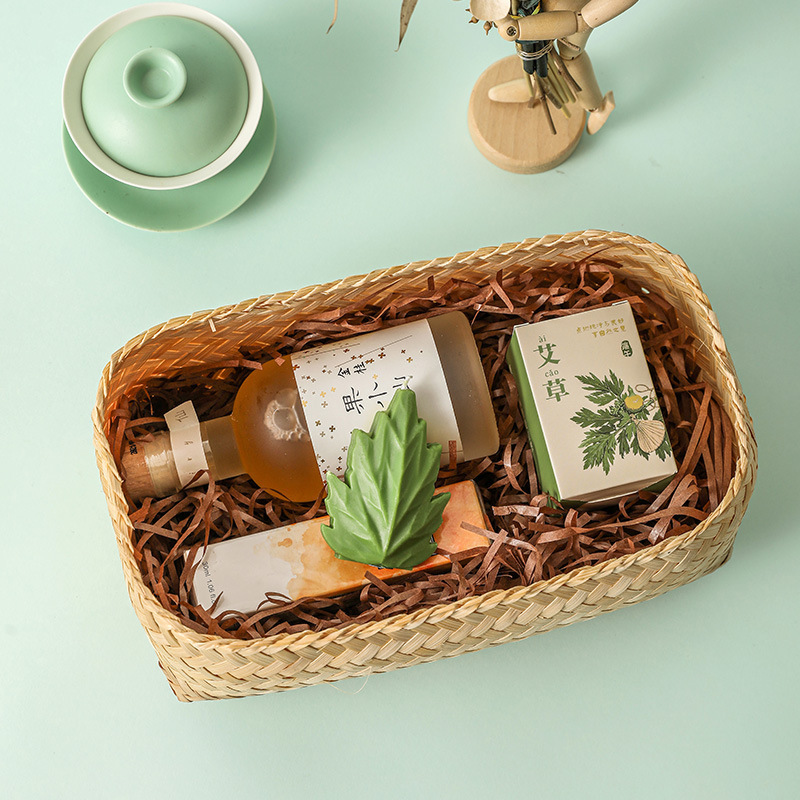 Festival candles, Dragon Boat Festival mugwort leaf-shaped cultural and creative aromatherapy candles, high-end design wax, atmosphere, aromatherapy wholesale souvenirs Application Scenario
