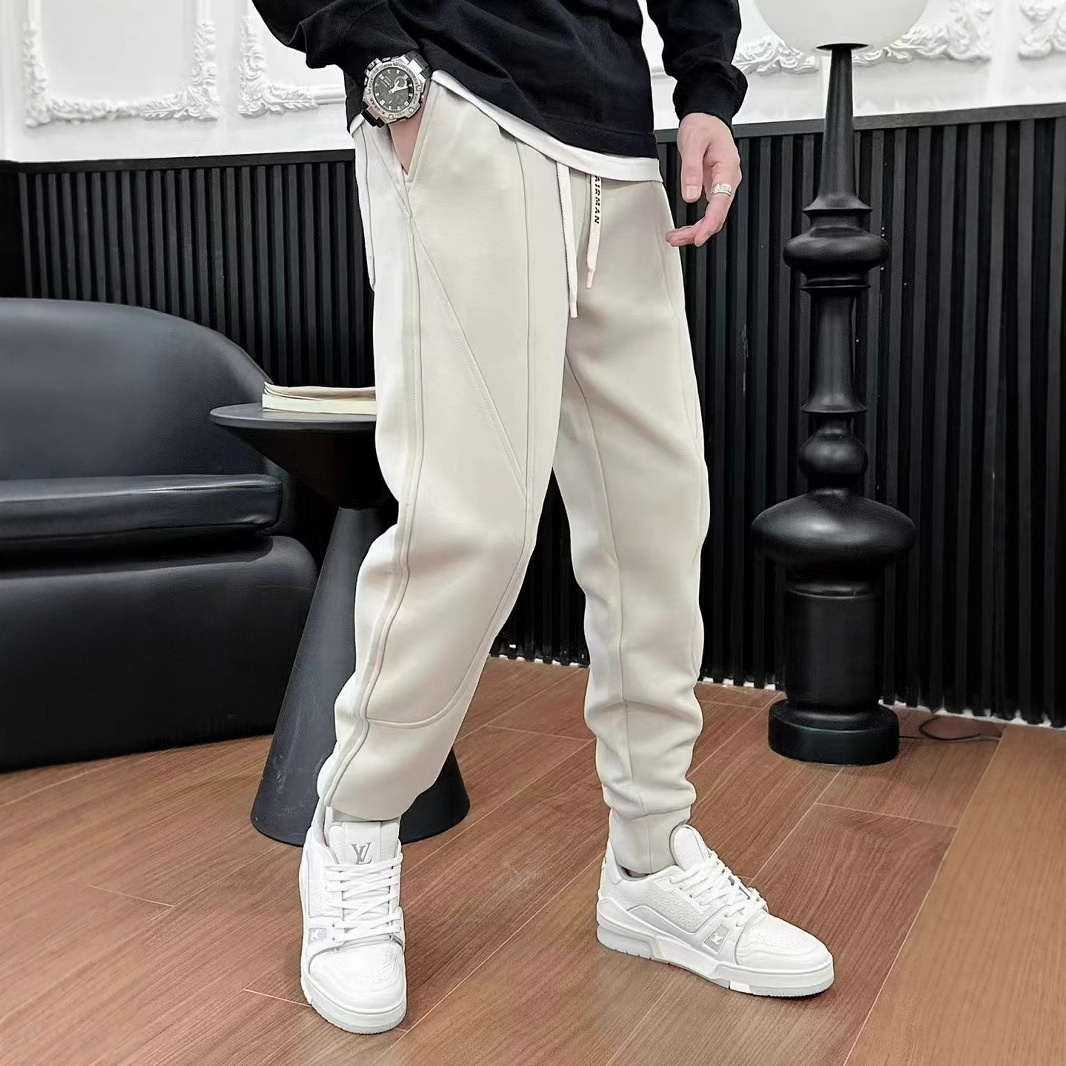The new autumn and winter men's tapered sweatpants brand casual pants feature trendy styles that are form-fitting, comfortable and versatile Application Scenario