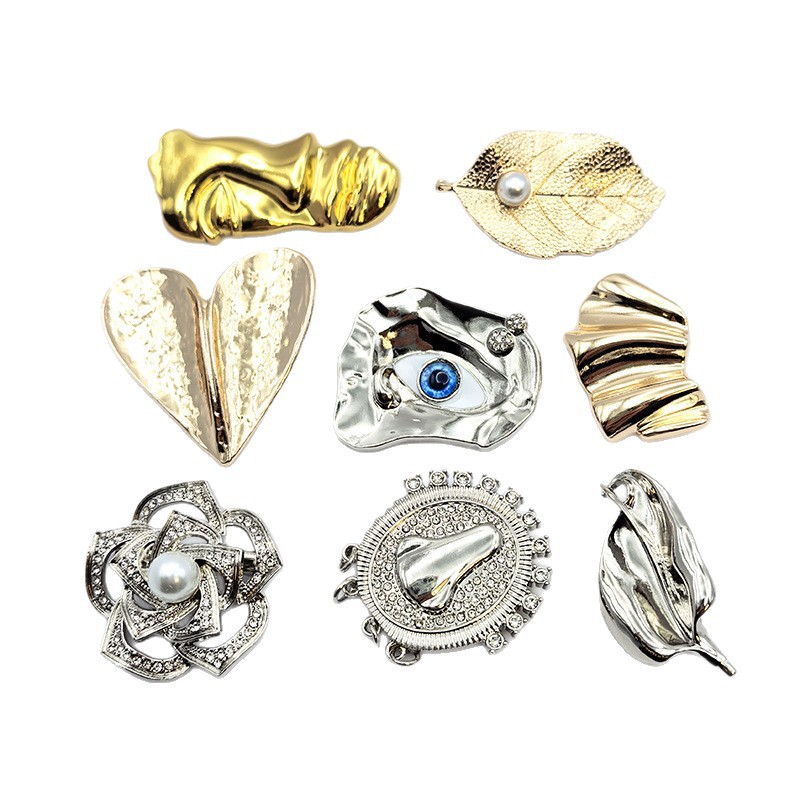 Creative and fashionable metal irregular-shaped decorative pins, versatile suit jackets, exquisite and personalized brooch accessories Item Picture