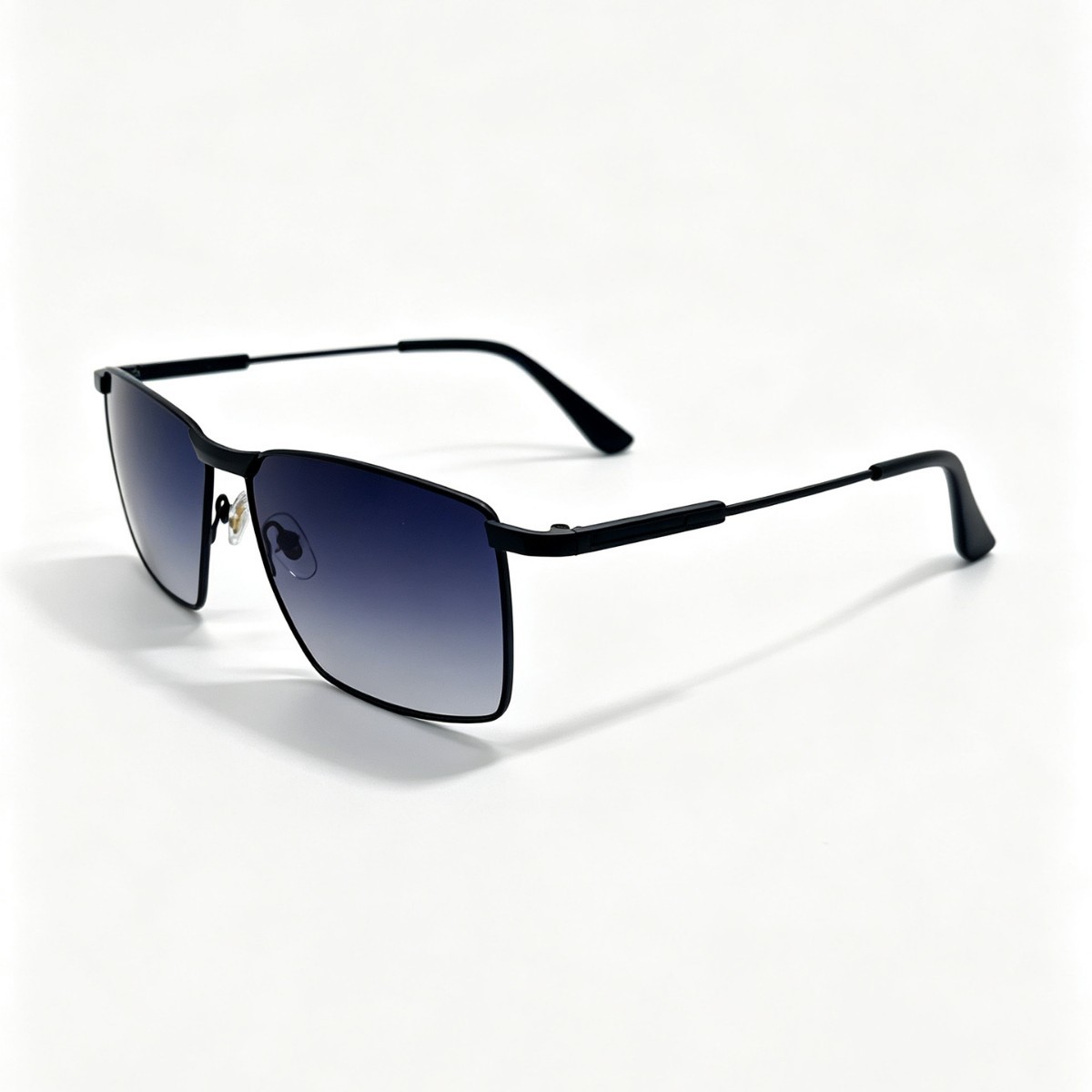 Trendy street style men's metal square frame sunglasses, business driving outdoor sunglasses, outdoor fishing sunshade glasses in stock Application Scenario