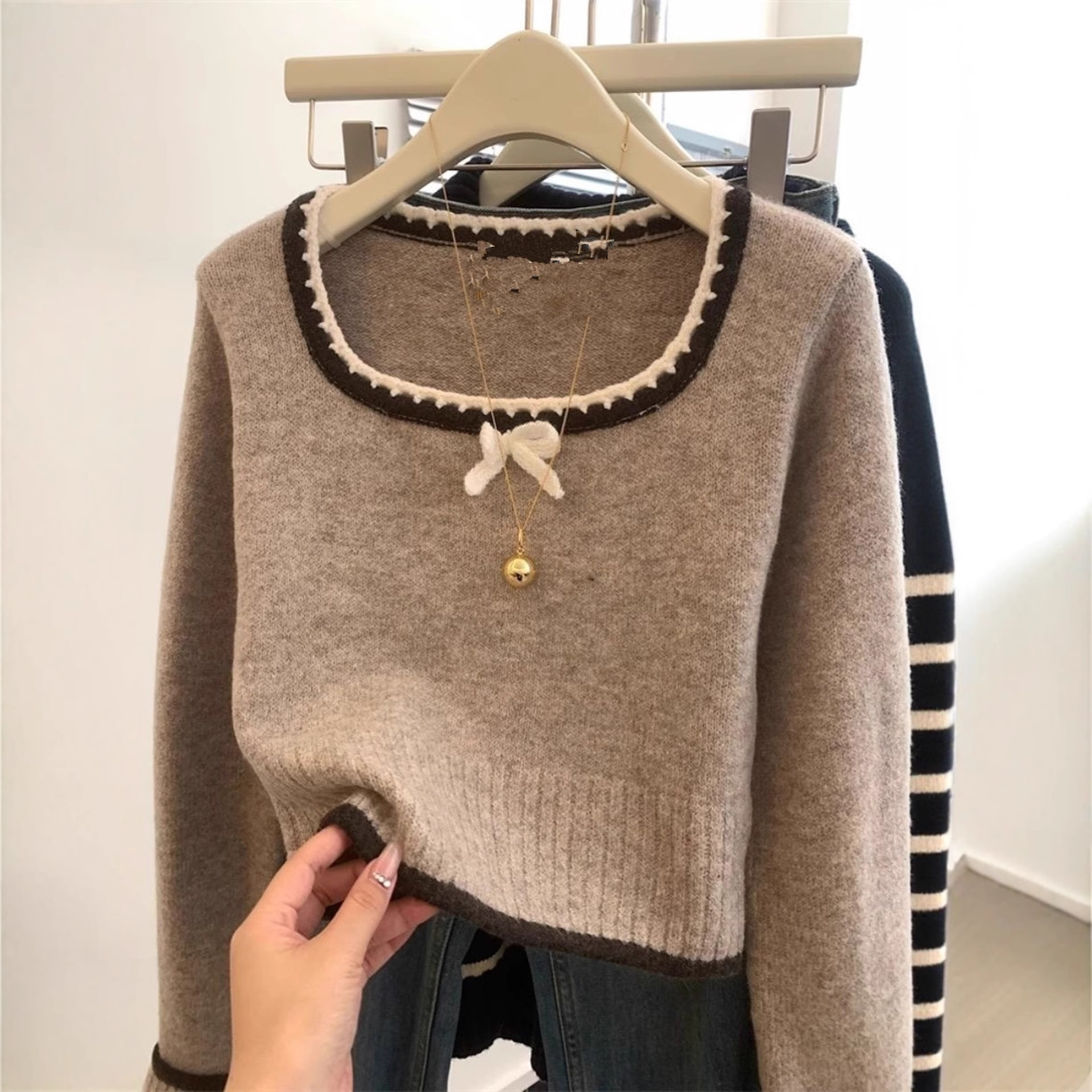 蝴蝶结方领长袖针织衫毛衣女春秋季韩系百搭修身新款打底衫上衣潮图