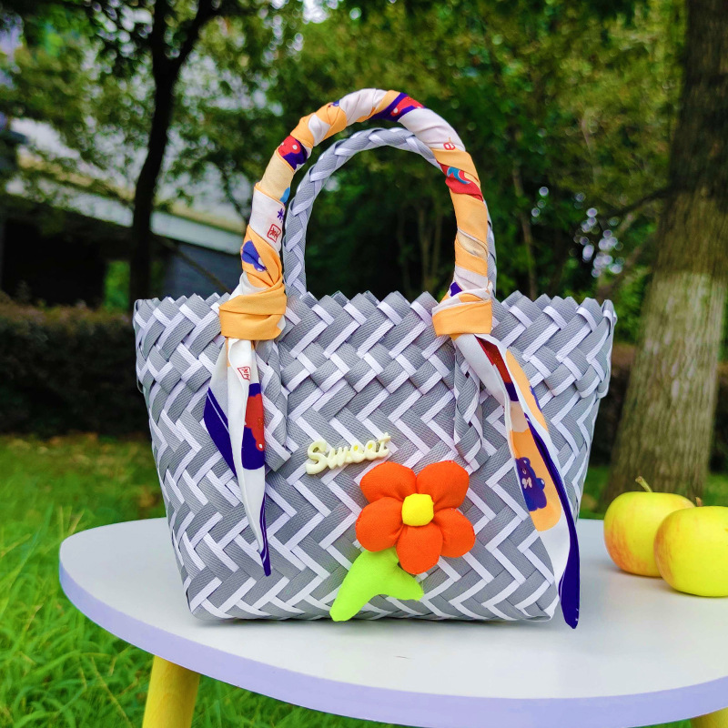 Niños pequeños bolsos nueva mujer 2025 mini portátil cestas de cocina lindas bolsas tejidas a mano mano de la playa details Picture
