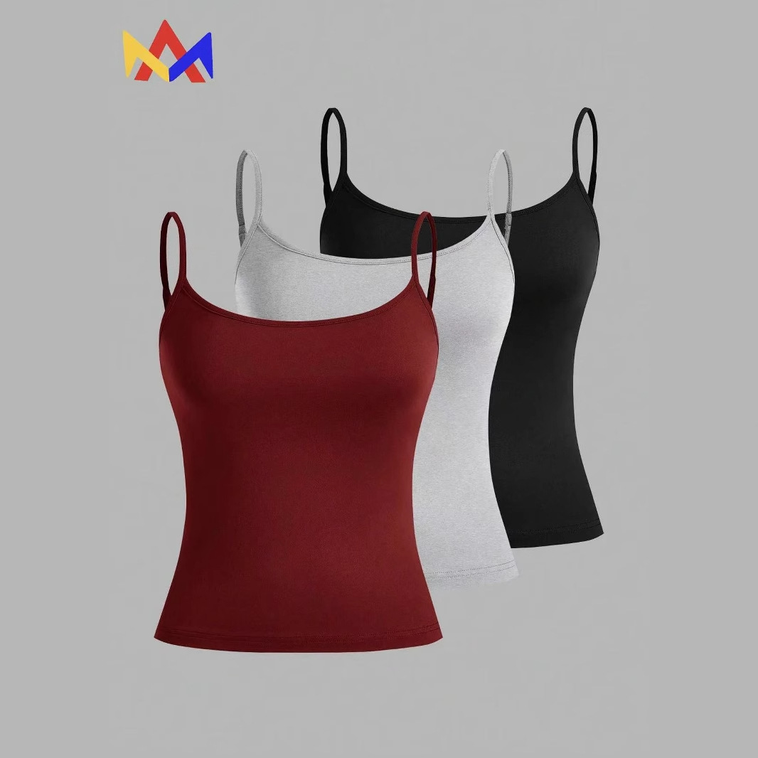 This is a soft and skin-friendly sportswear top with a thin shoulder strap base from Europe and America, which exudes a feminine charm. It also features a slimming and form-fitting halter top full figure