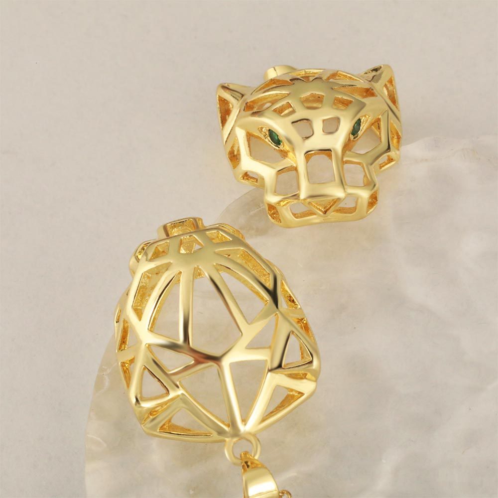 European and American cross-border fashion nude hollowed-out leopard pendants for men and women, hip-hop simple copper plated real gold factory direct sales Specification image