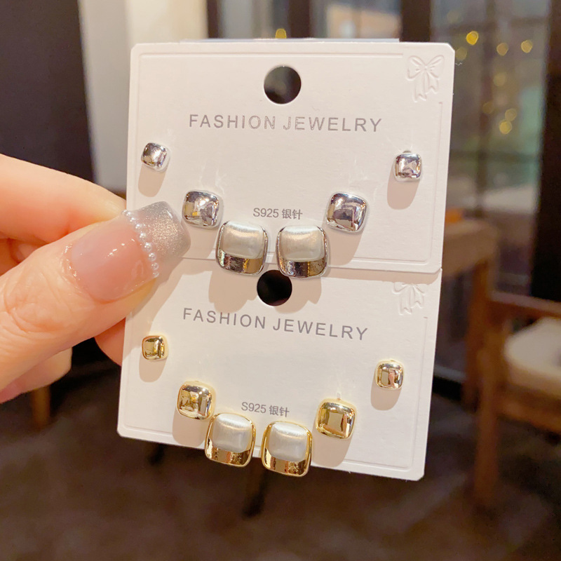 Niche style, fashionable design sense, metal geometric square three-piece stud earrings s925 silver needle daily commuting earrings