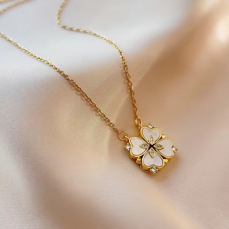 Copper-plated real gold necklace, high-end flower pendant, collarbone chain, stainless steel jewelry, heart, lucky four-leaf clover details Picture