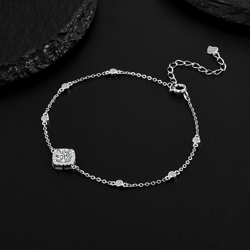 Zhuoheng Select S925 Silver Bracelet 50 points Mosan Bracelet Giant Flash Classic Square Diamond Chain set with diamonds luxurious and elegant jewelry details Picture