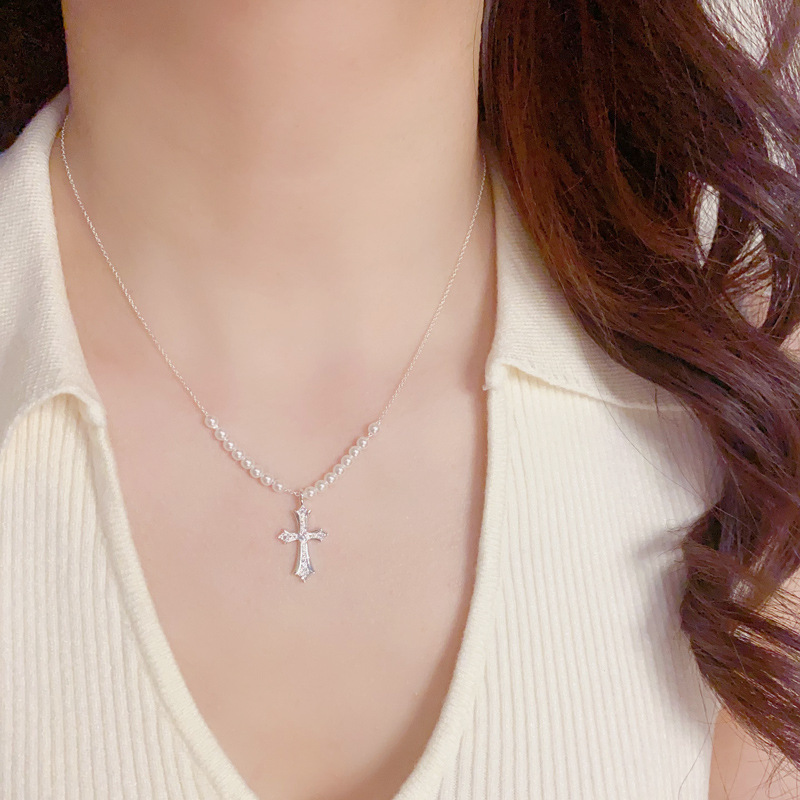 European and American cross-border style, fashionable design sense, thick silver full diamond cross pendant necklace, unique and light luxury, collarbone chain for women