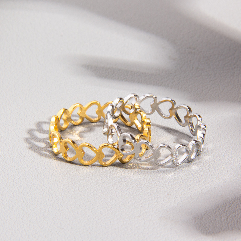Cross-border best-selling accessories: simple full-circle hollowed-out heart-shaped rings from Europe, America, Japan and South Korea, couple bracelets, wedding rings wholesale Application Scenario