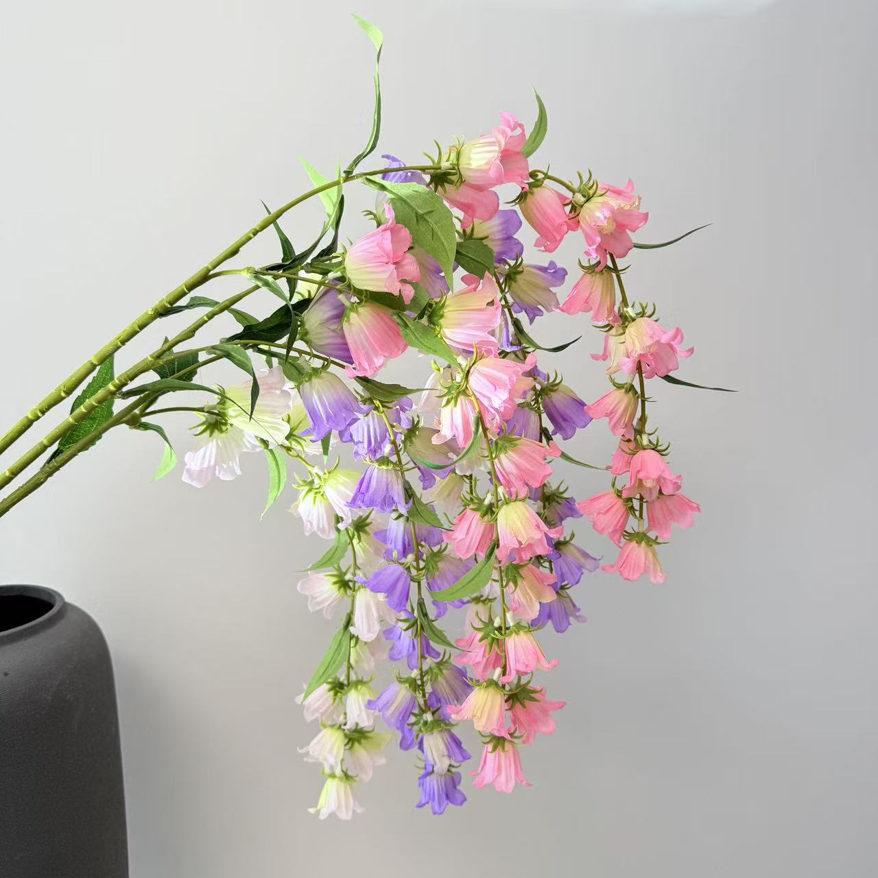 仿真垂吊铃兰花风铃花仿真花婚礼堂吊顶装饰垂吊花墙软装假花外贸详情图4