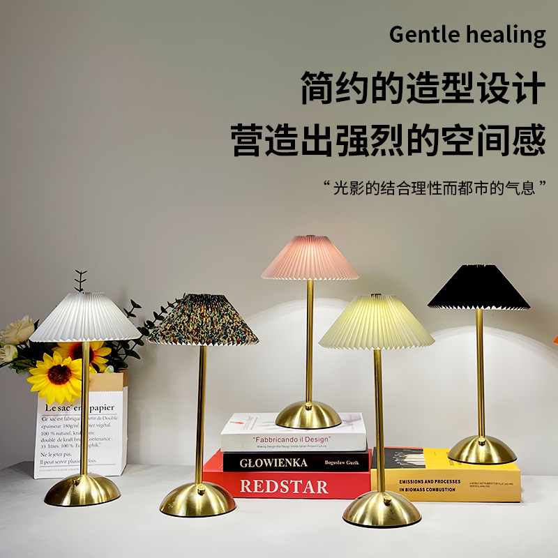 Modern and simple pleated fabric metal table lamp, cross-border bedroom bedside ambient light, rechargeable touch night light Application Scenario