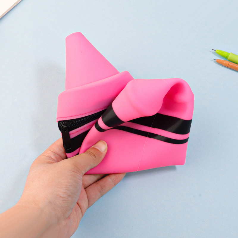 New silicone crayon pencil case, large-capacity portable folding anti-drop pen holder, primary school stationery storage bag Application Scenario