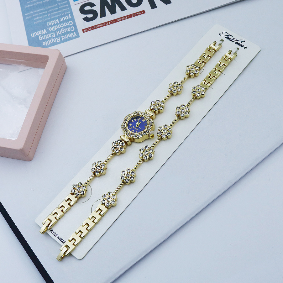 New women's flower-encrusted diamond-encrusted quartz watch 2-piece cross-border export bracelet set Application Scenario