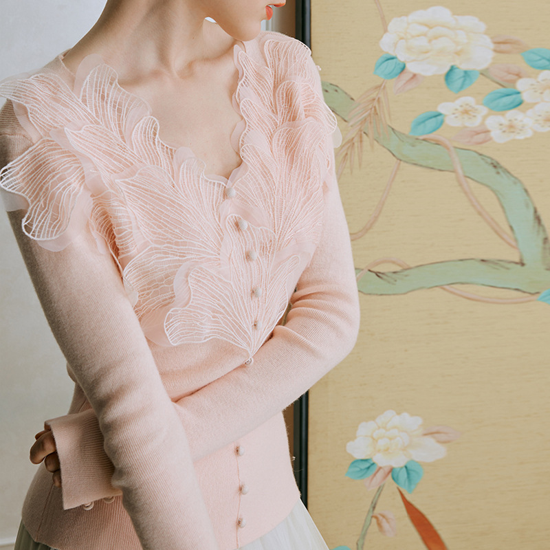 Pink feather cotton blended knitted sweater base layer for women, new Spring 2025 lace long-sleeved top Pink feather cotton blended knitted sweater base layer for women, new Spring 2025 lace long-sleeved top