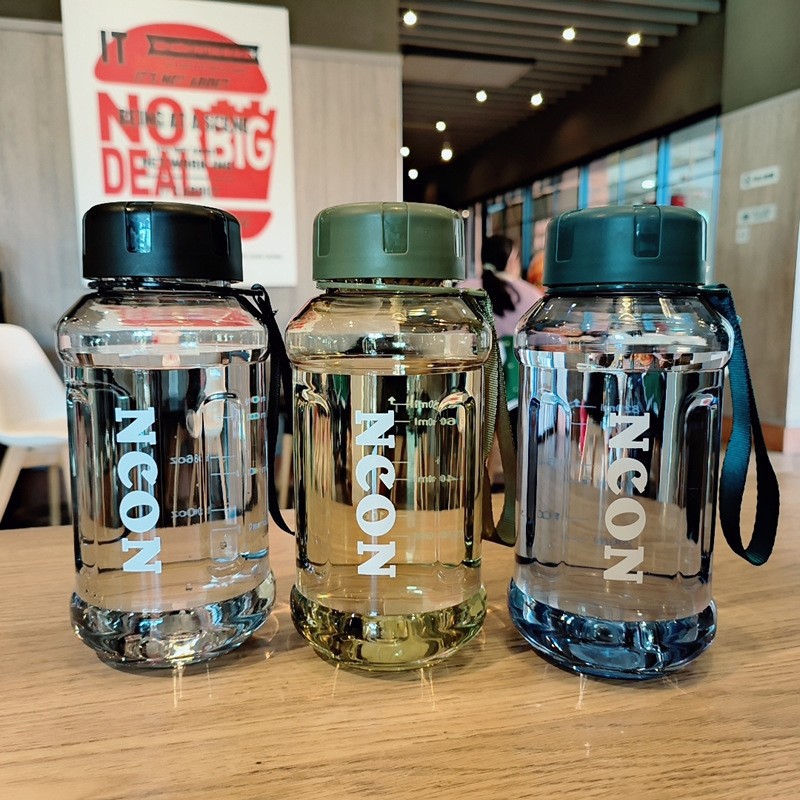 Simple large-capacity plastic cup, high-temperature resistant, shockproof, high-appearance-level water cup, portable car-mounted portable cup, sports water bottle Application Scenario