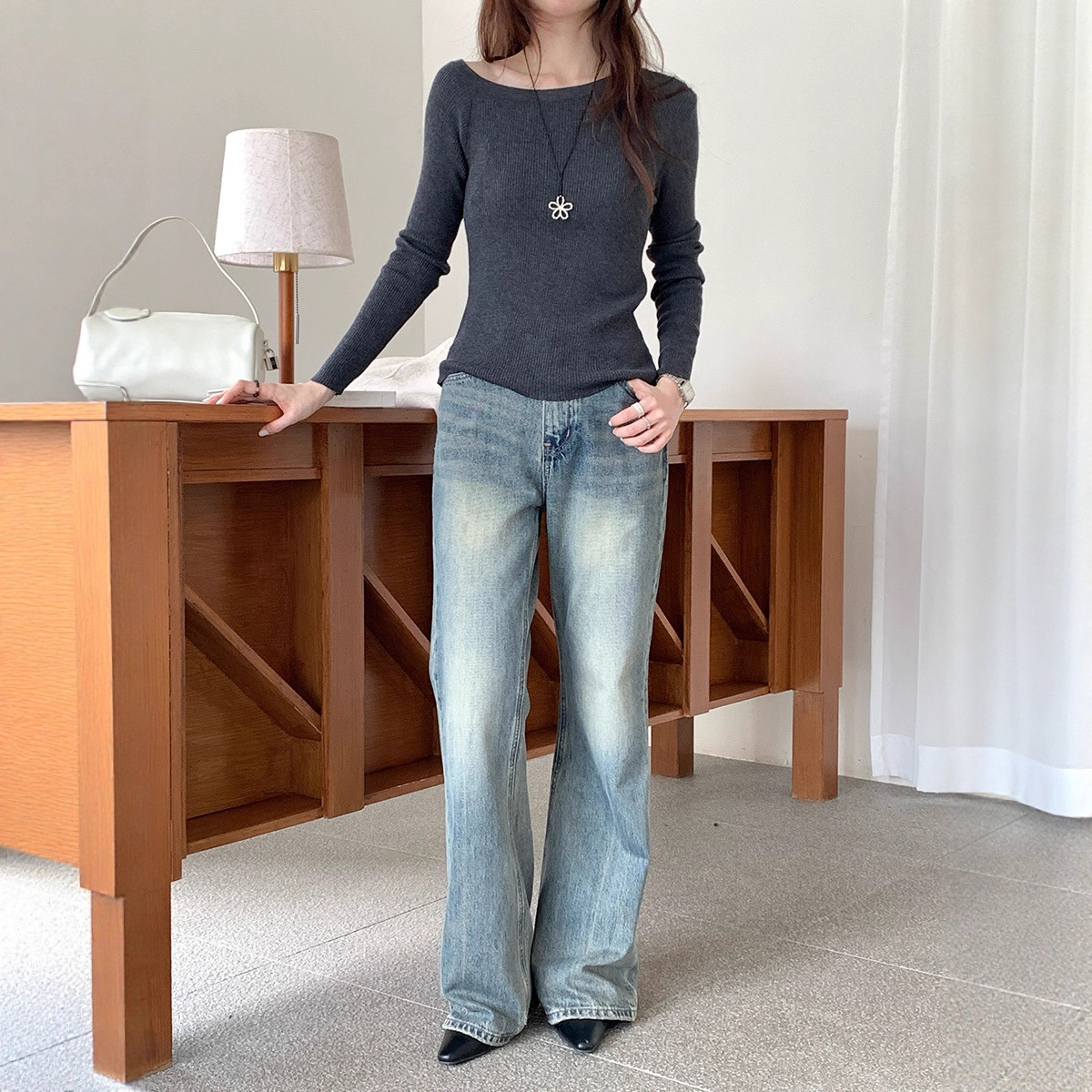 Retro narrow straight-leg jeans for women's autumn and winter 2025 new style Korean high-waisted slimming versatile casual floor-length pants Specification image