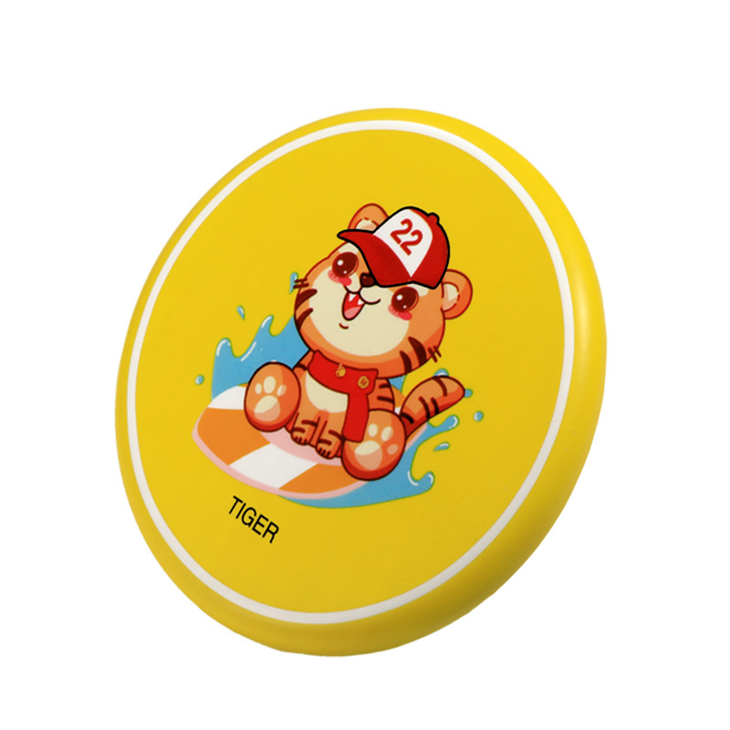 Frisbee, children's soft safety, kindergarten parent-child interaction, outdoor park, small flying saucer toys, boys' and girls' sports details Picture
