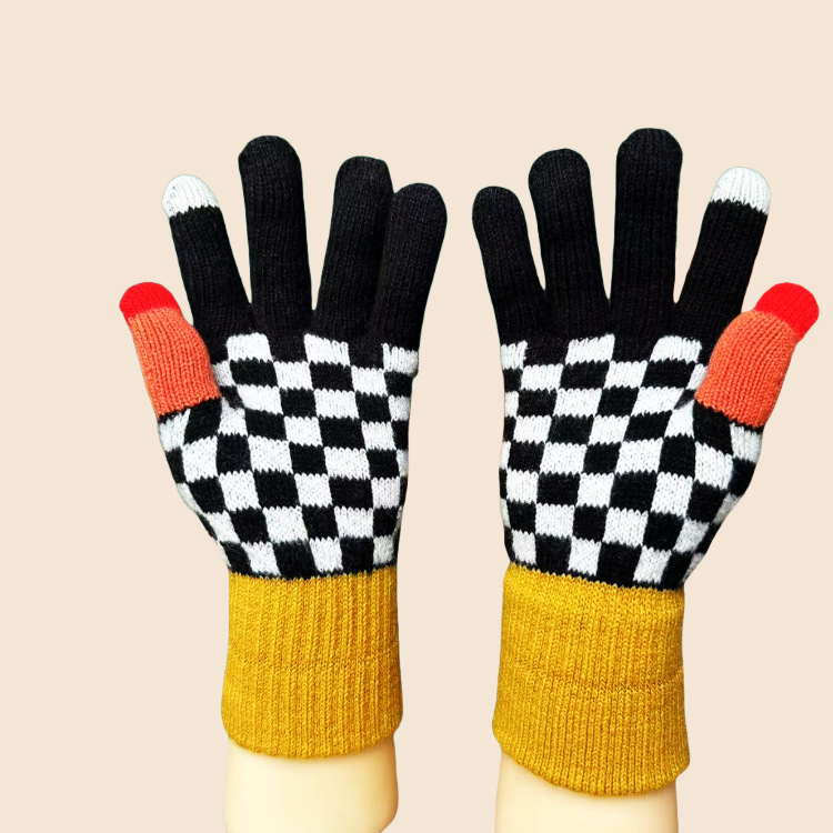 Warm gloves, fleece and thickened wool gloves, double-layer cuffs, striped checkered jacquard winter knitted couple gloves Application Scenario