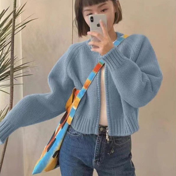 New loose grey short sweater jacket for women's wear in autumn and winter 2025, thick-zipped long-sleeved knitted cardigan top Application Scenario