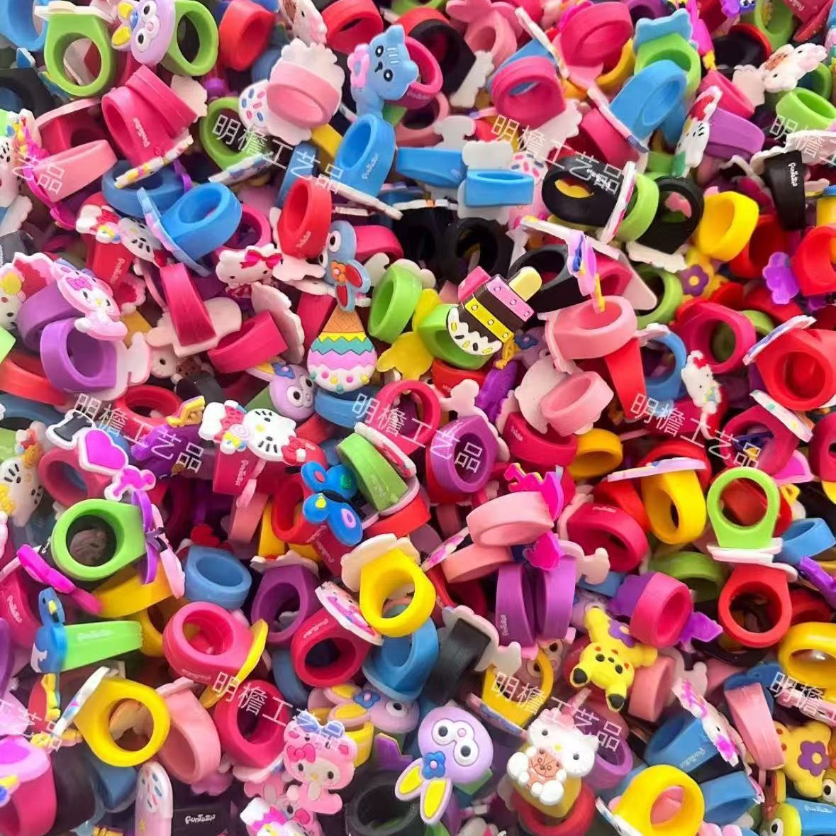 跨境儿童创意卡通可爱硅胶软胶戒指扭蛋玩具跨境电商厂家直销批发