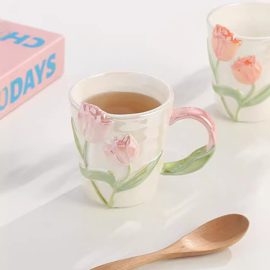 Creative hand-painted tulip mugs, high appearance level, Ins-style ceramic cups, niche design sense, drinking cups and coffee cups Application Scenario