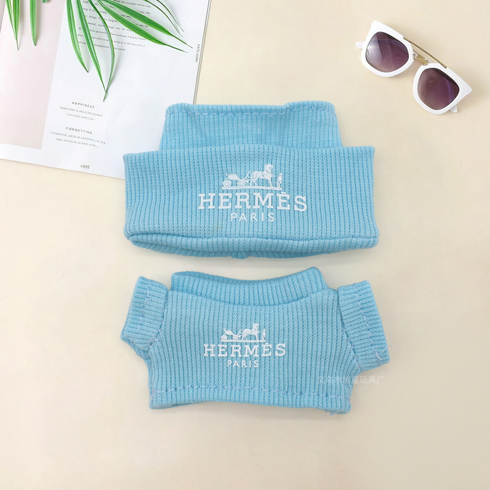 In stock, there are two sets of labub clothes for the first, second and third generations of vinyl dolls, Labub knitted sweaters and hats Specification image