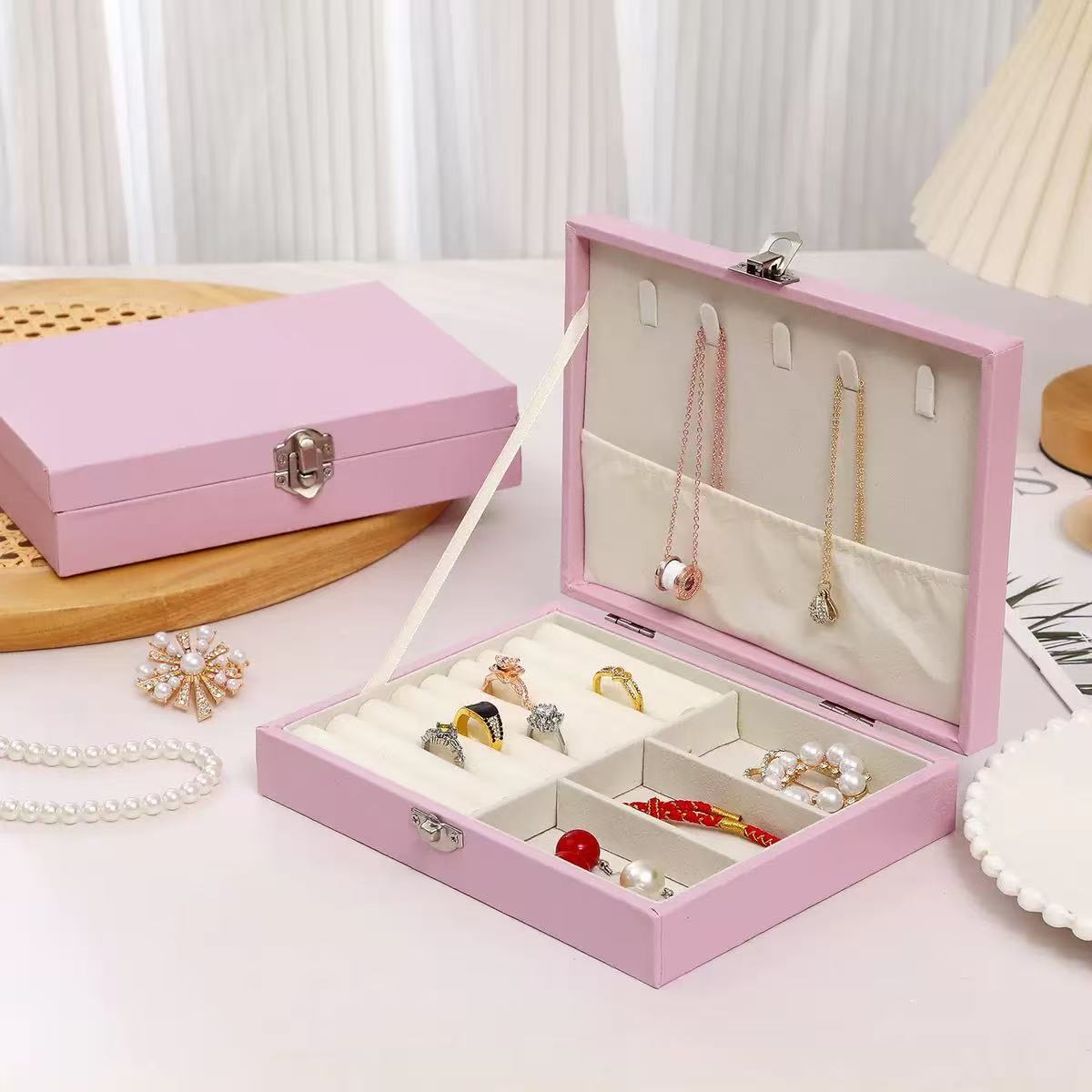 2026 Anti-oxidation Internet Celebrity Bestseller Single-layer jewelry box Portable jewelry ring Stud jewelry packaging box Specification image