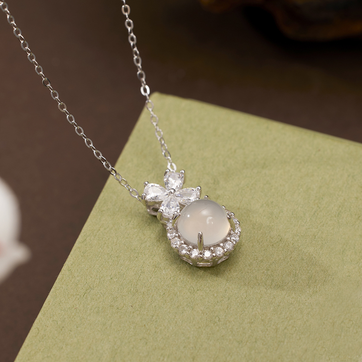 S925 pure silver Princess necklace, women's light luxury and high-end feel, bow collarbone chain, high ice chalcedony pendant details Picture