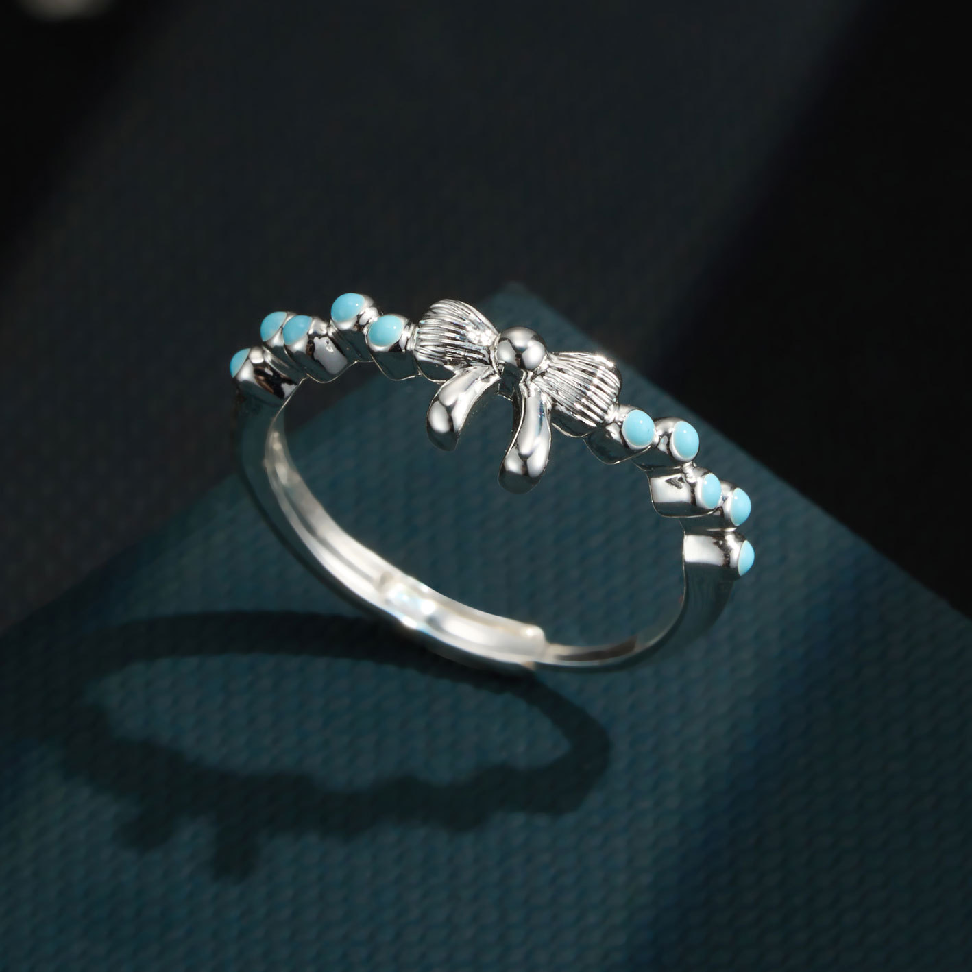 Simple and girlish style bow open ring, copper alloy enamel oil drip adjustable index finger ring bestseller ring ring Application Scenario