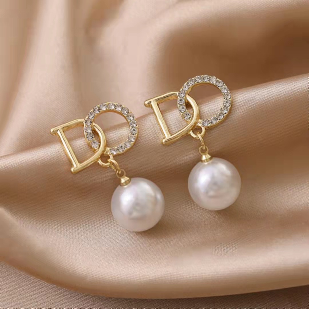 s925 Silver Needle Korean version new bestseller Girls' earrings, simple and elegant, versatile stud earrings, Douyin same style earrings wholesale details Picture