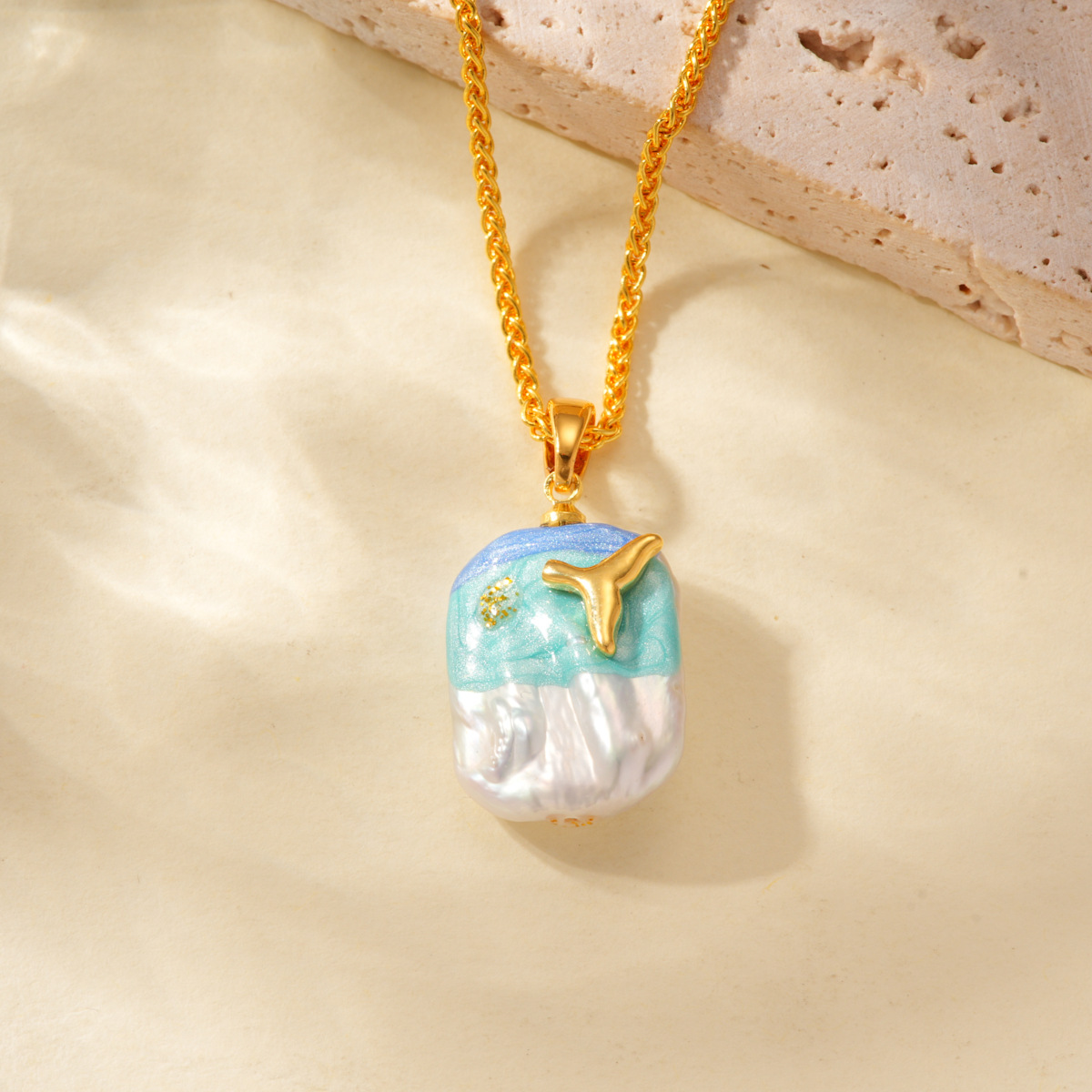 Marine oil painting style Baroque pearl pendant, 18k copper plated with real gold, color retention, high-end DIY accessory Application Scenario